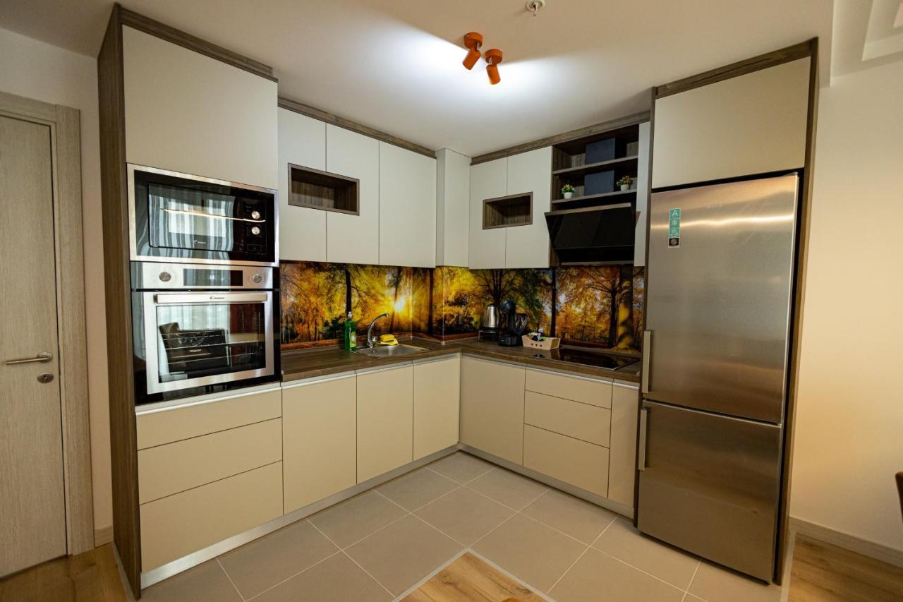 19Th & 18Th Floor Secure Apartments With Pool & Fitness & Parking Included In Price Skopje Exteriér fotografie