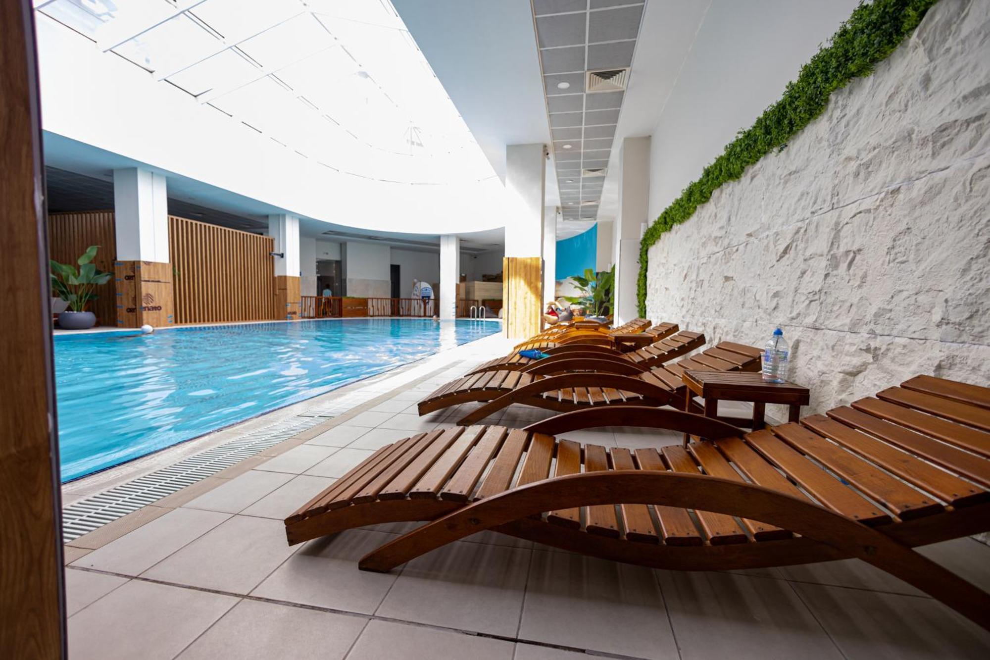 19Th & 18Th Floor Secure Apartments With Pool & Fitness & Parking Included In Price Skopje Exteriér fotografie