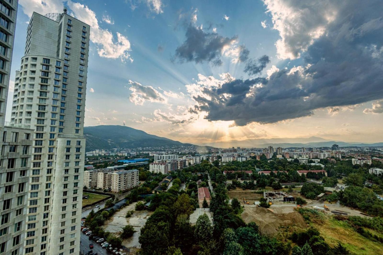 19Th & 18Th Floor Secure Apartments With Pool & Fitness & Parking Included In Price Skopje Exteriér fotografie