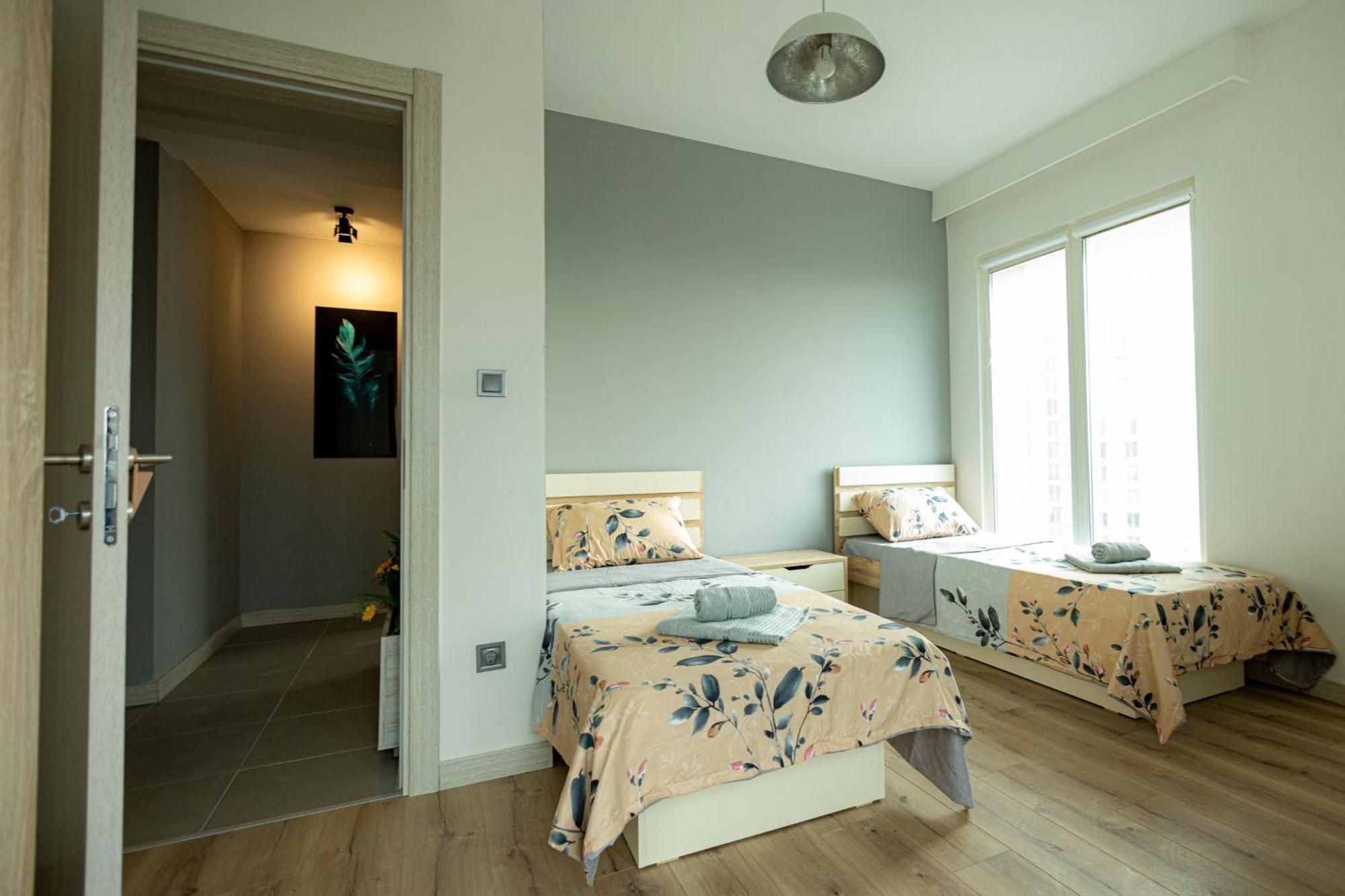 19Th & 18Th Floor Secure Apartments With Pool & Fitness & Parking Included In Price Skopje Exteriér fotografie