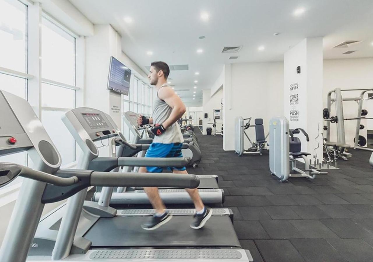 19Th & 18Th Floor Secure Apartments With Pool & Fitness & Parking Included In Price Skopje Exteriér fotografie