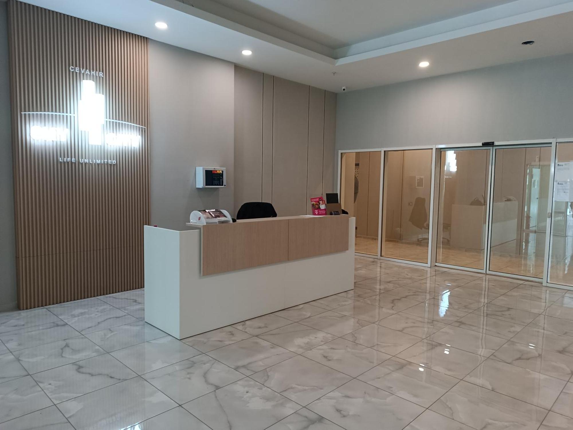 19Th & 18Th Floor Secure Apartments With Pool & Fitness & Parking Included In Price Skopje Exteriér fotografie
