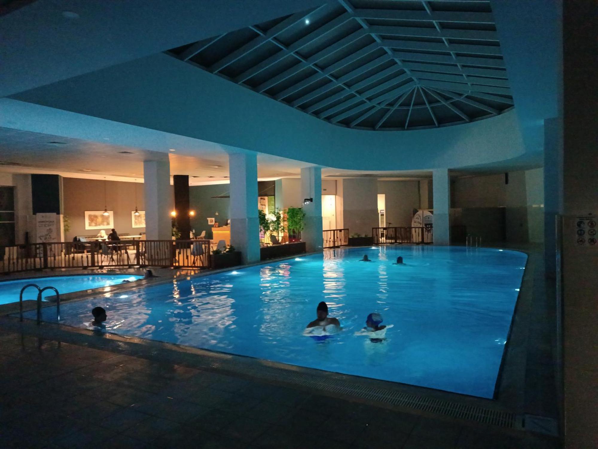 19Th & 18Th Floor Secure Apartments With Pool & Fitness & Parking Included In Price Skopje Exteriér fotografie