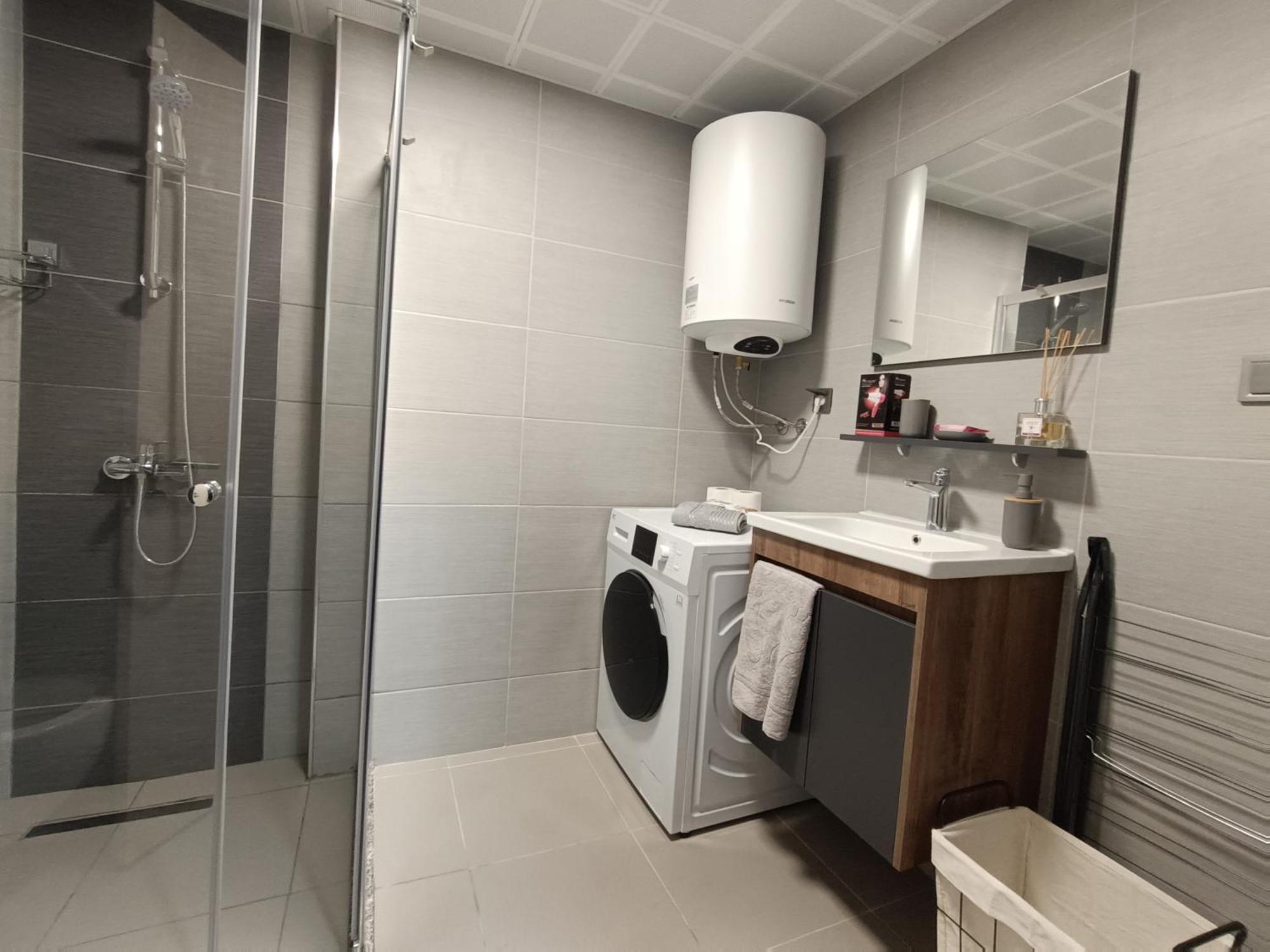 19Th & 18Th Floor Secure Apartments With Pool & Fitness & Parking Included In Price Skopje Exteriér fotografie