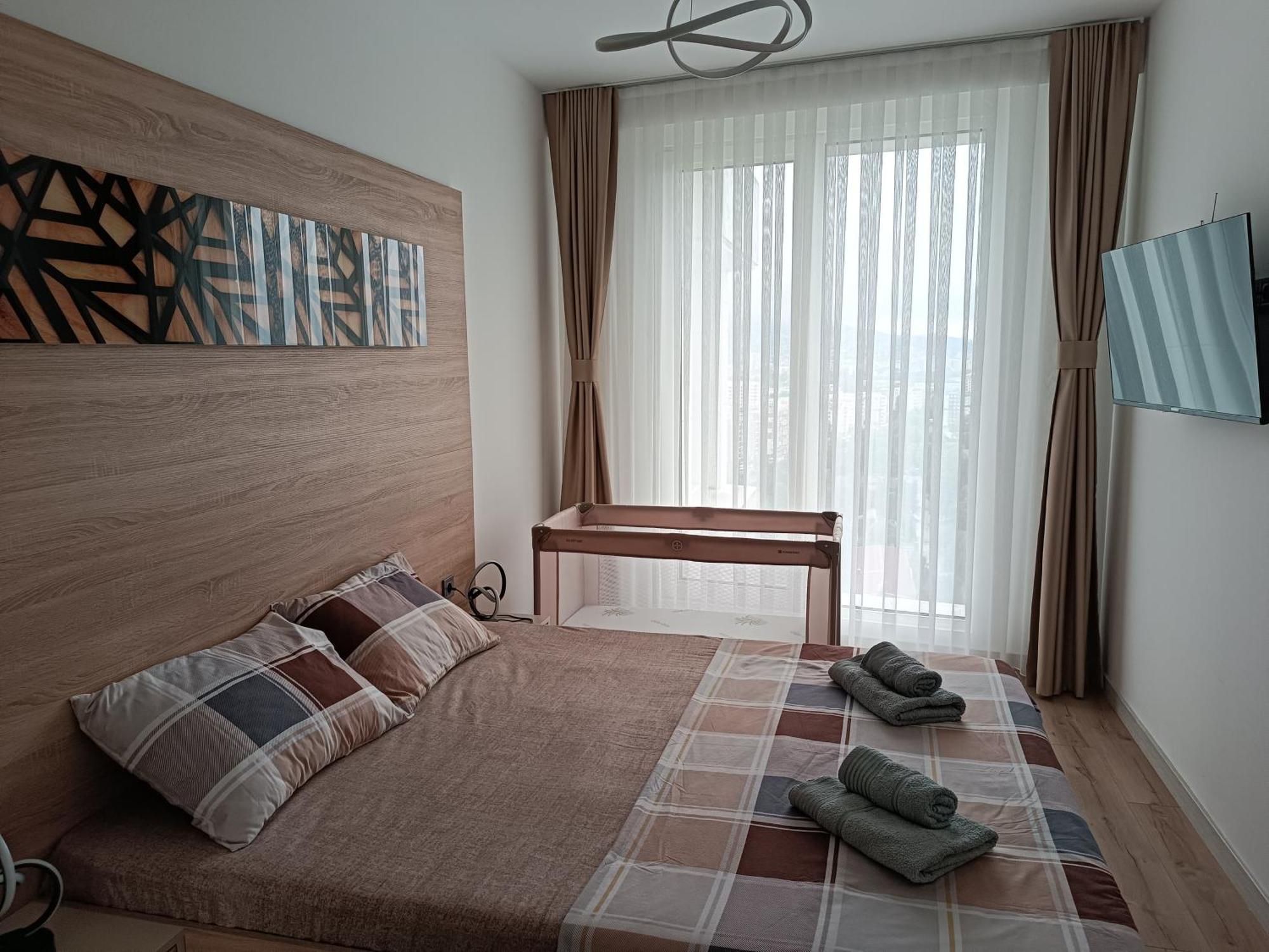 19Th & 18Th Floor Secure Apartments With Pool & Fitness & Parking Included In Price Skopje Exteriér fotografie