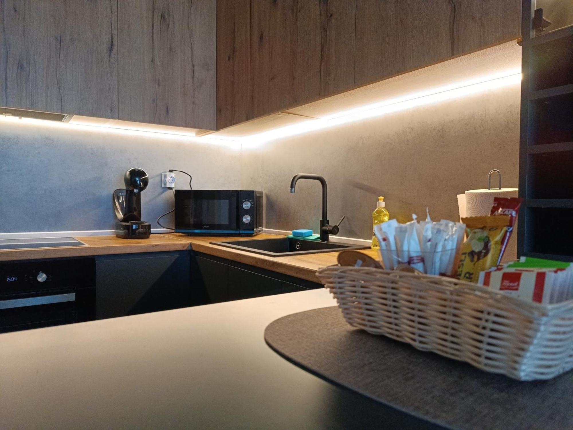 19Th & 18Th Floor Secure Apartments With Pool & Fitness & Parking Included In Price Skopje Exteriér fotografie