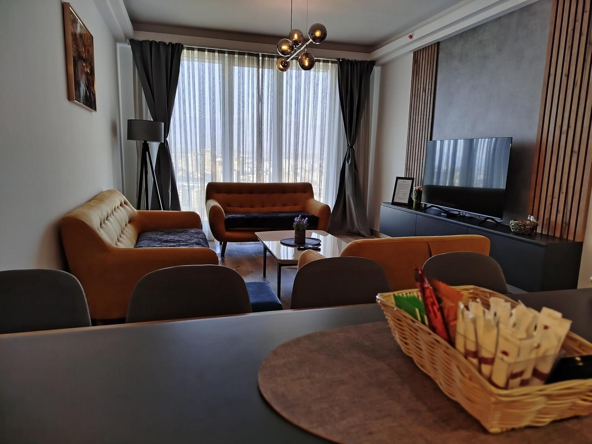 19Th & 18Th Floor Secure Apartments With Pool & Fitness & Parking Included In Price Skopje Exteriér fotografie