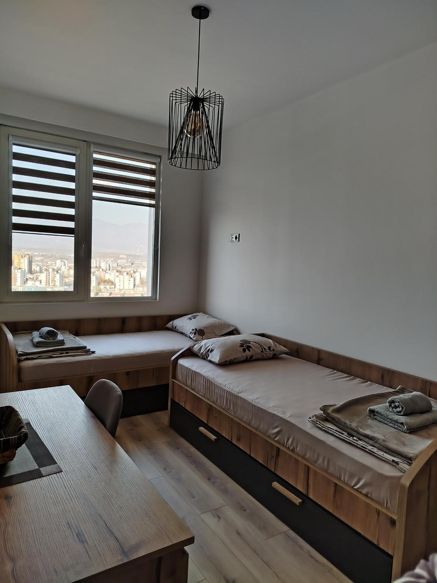 19Th & 18Th Floor Secure Apartments With Pool & Fitness & Parking Included In Price Skopje Exteriér fotografie